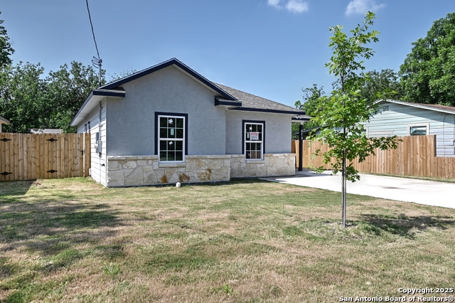 Listing photo id 2 for 870 Southcross Blvd W