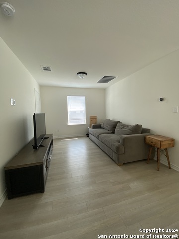 Image 11 of 22 For 5911 Eckhert Rd  116