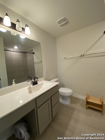 Image 14 of 22 For 5911 Eckhert Rd  116