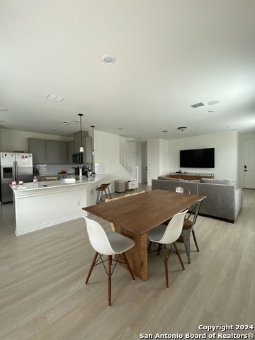 Image 2 of 22 For 5911 Eckhert Rd  116