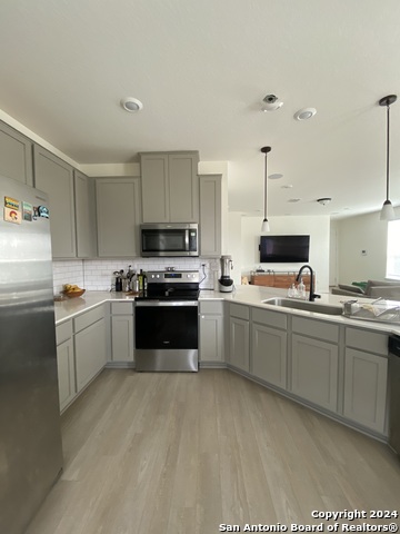 Image 4 of 22 For 5911 Eckhert Rd  116