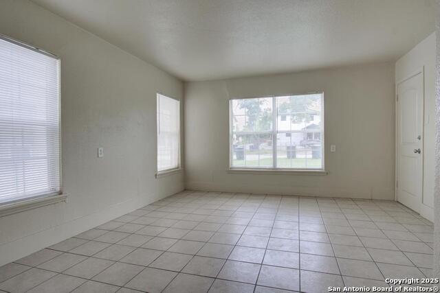 Image 14 of 19 For 1511 Woodlawn W