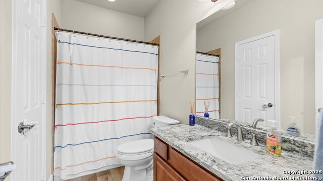Listing photo id 13 for 21810 Thunder Basin