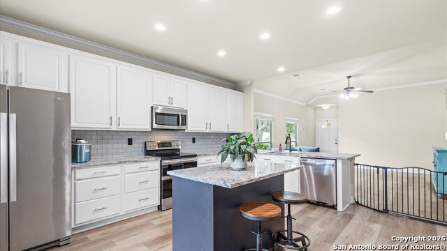 Listing photo id 2 for 21810 Thunder Basin