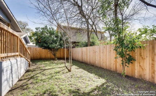 Image 14 of 15 For 310 Russell Pl E