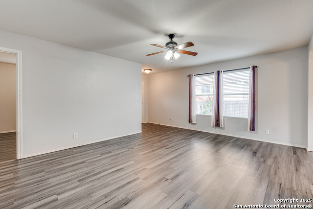 Image 14 of 25 For 309 Willow View