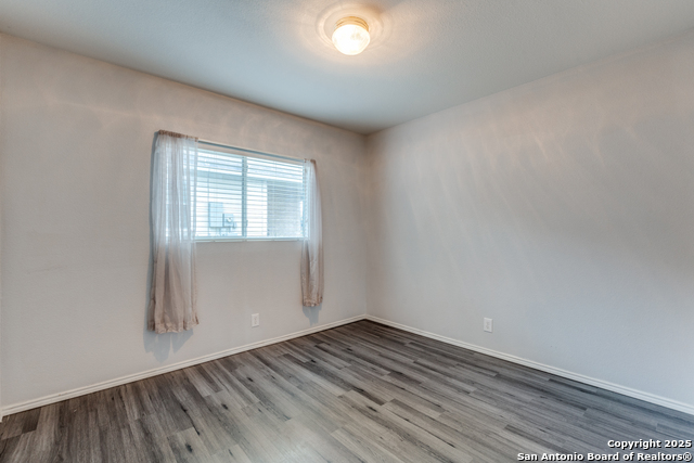 Image 17 of 25 For 309 Willow View