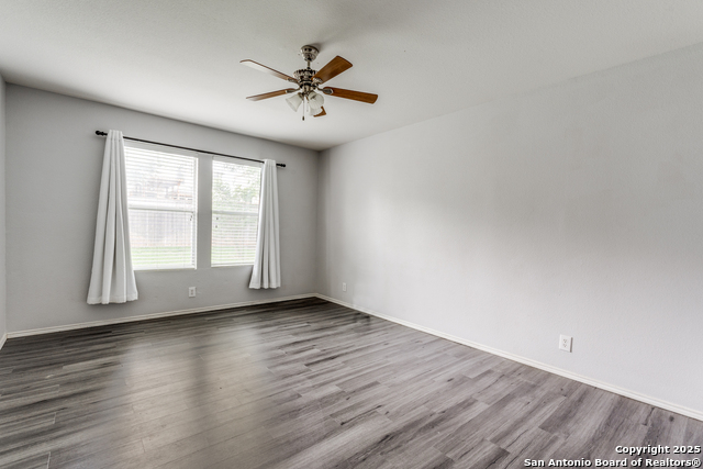 Image 21 of 25 For 309 Willow View