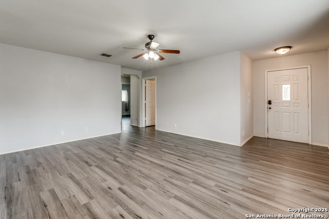 Image 5 of 25 For 309 Willow View