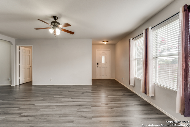 Image 6 of 25 For 309 Willow View