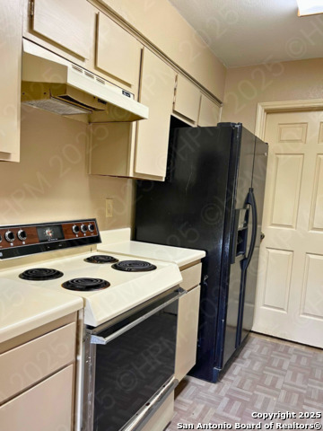 Image 7 of 16 For 14403 Woods Hole Dr