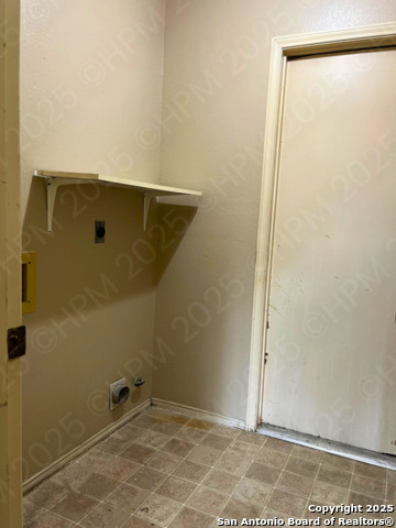 Image 9 of 16 For 14403 Woods Hole Dr