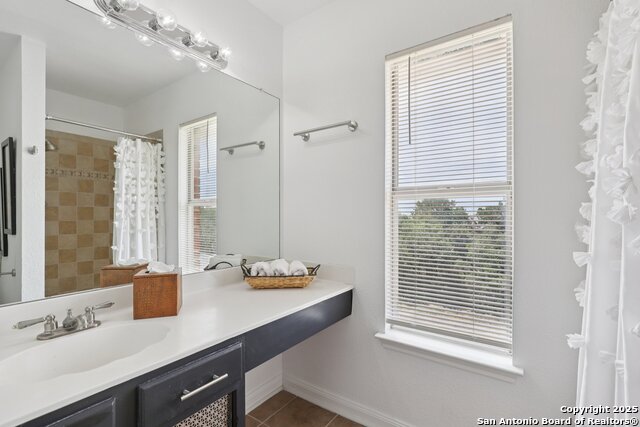 Image 44 of 95 For 23613 Grayling Ln