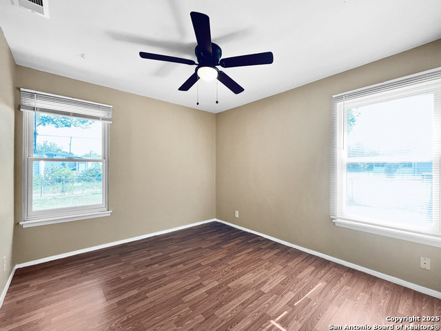 Image 10 of 17 For 702 Deely Pl