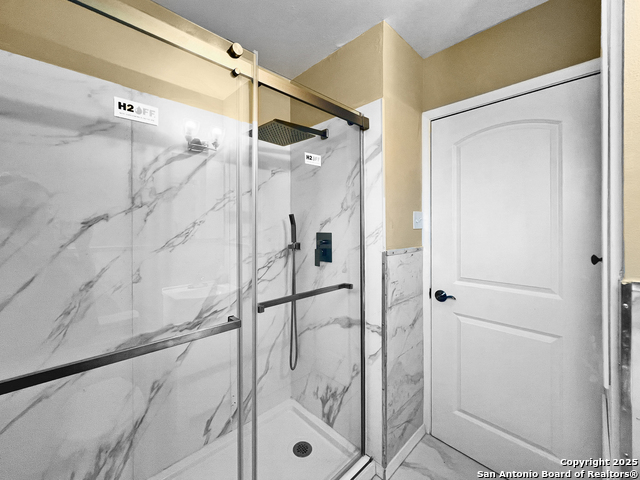 Image 11 of 17 For 702 Deely Pl