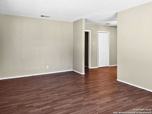 Image 5 of 17 For 702 Deely Pl