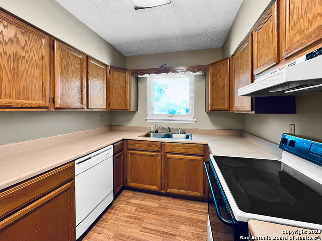 Image 7 of 17 For 702 Deely Pl