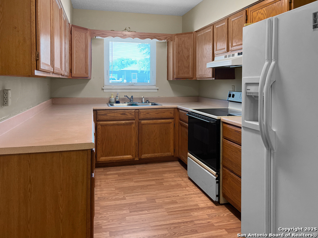Image 8 of 17 For 702 Deely Pl