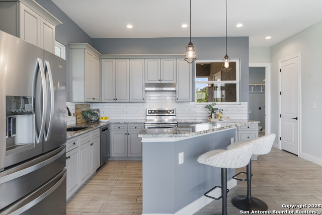 Listing photo id 15 for 26713 Snuggle Valley