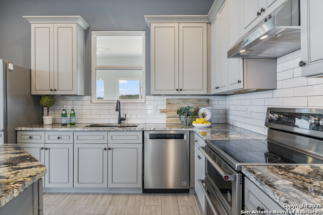 Listing photo id 17 for 26713 Snuggle Valley