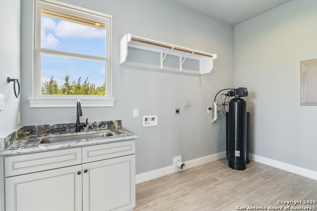 Listing photo id 19 for 26713 Snuggle Valley