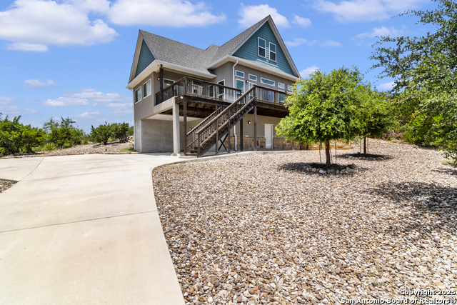 Listing photo id 3 for 26713 Snuggle Valley