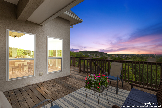 Listing photo id 7 for 26713 Snuggle Valley