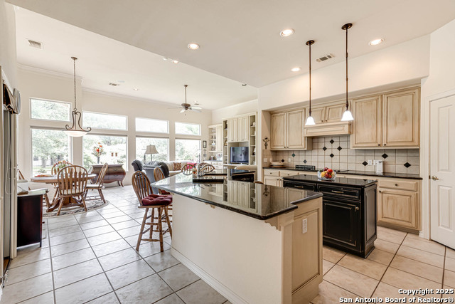 Image 9 of 38 For 31011 Keeneland Dr.
