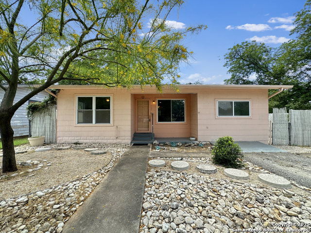 Details for 737 Central N, New Braunfels, TX 78130