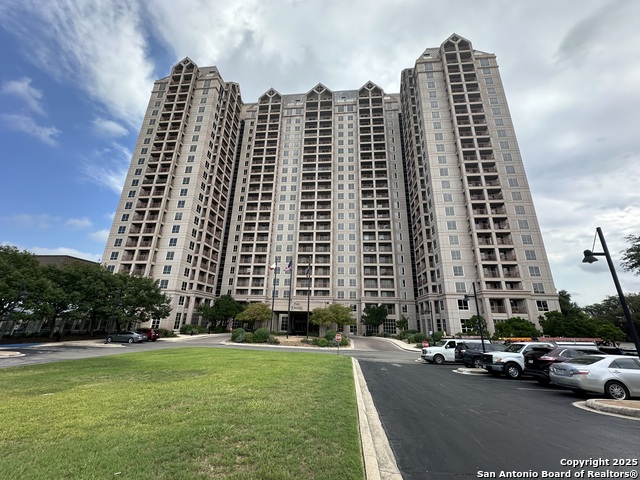 Image 20 of 25 For 1 Towers Park Ln  2113