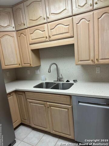 Image 5 of 25 For 1 Towers Park Ln  2113