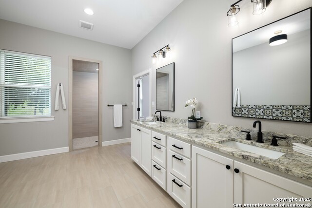 Image 21 of 38 For 692 Acorn Drive