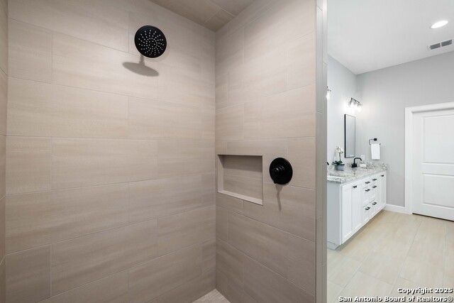 Image 24 of 38 For 692 Acorn Drive