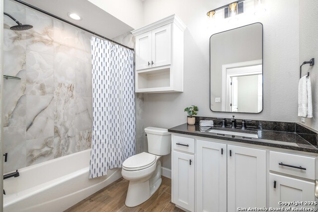 Image 27 of 38 For 692 Acorn Drive
