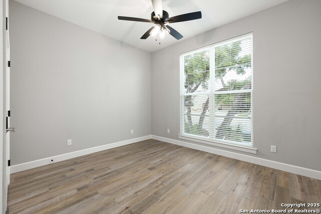 Image 28 of 38 For 692 Acorn Drive