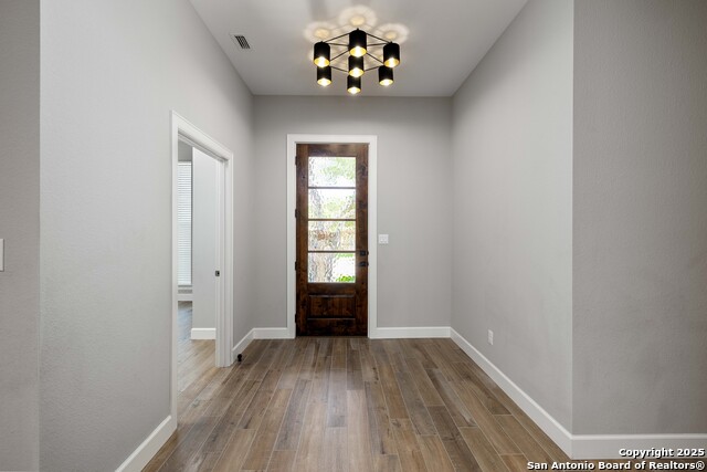 Image 4 of 38 For 692 Acorn Drive