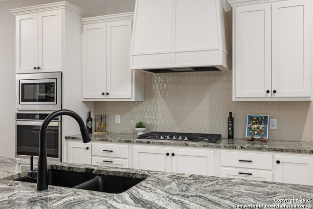 Image 6 of 38 For 692 Acorn Drive
