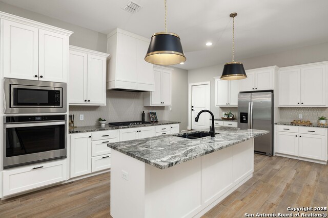 Image 9 of 38 For 692 Acorn Drive