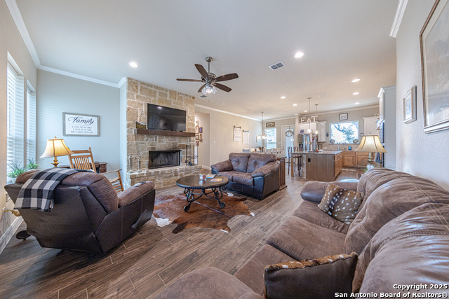 Image 5 of 34 For 200 S Calvin Barrett