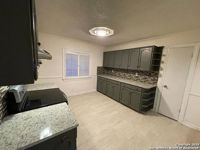 Image 4 of 12 For 7026 Spring Leaf St