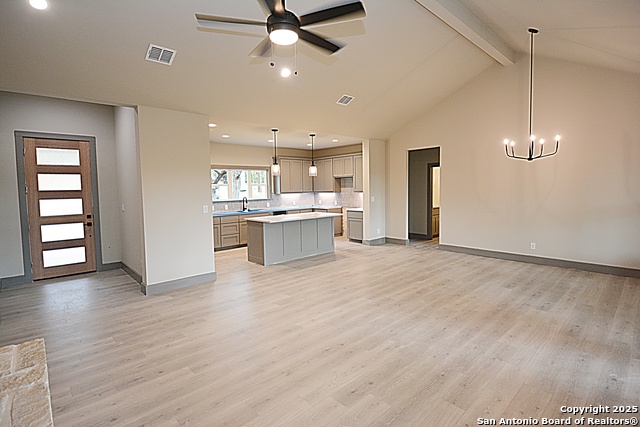 Image 4 of 13 For 1513 Redwood