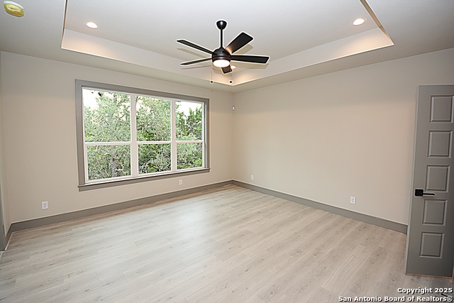 Image 5 of 13 For 1513 Redwood