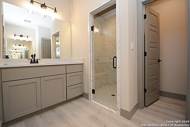 Image 6 of 13 For 1513 Redwood