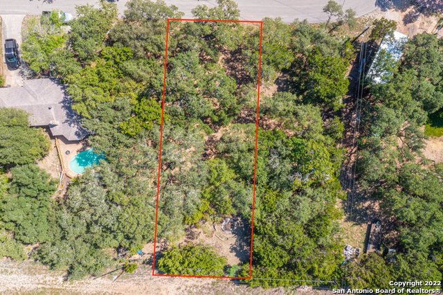 Listing photo id 9 for 925 Parkview Loop