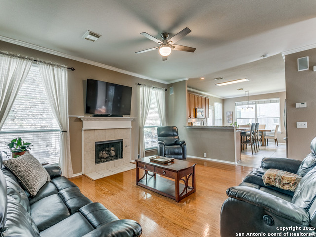 Image 12 of 27 For 2115 Encino Breeze