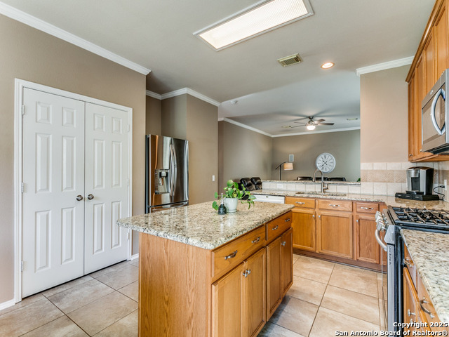 Image 13 of 27 For 2115 Encino Breeze
