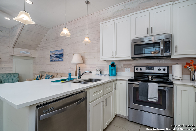 Image 12 of 27 For 2821 11th 102