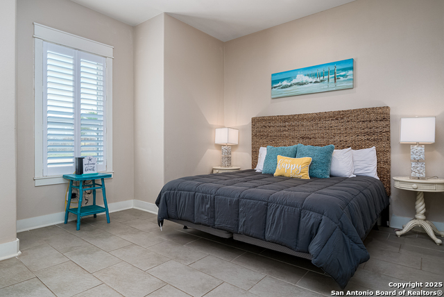 Image 14 of 27 For 2821 11th 102