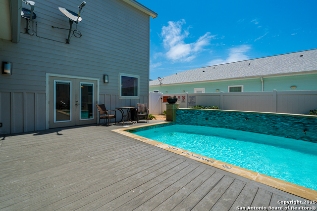 Image 2 of 27 For 2821 11th 102