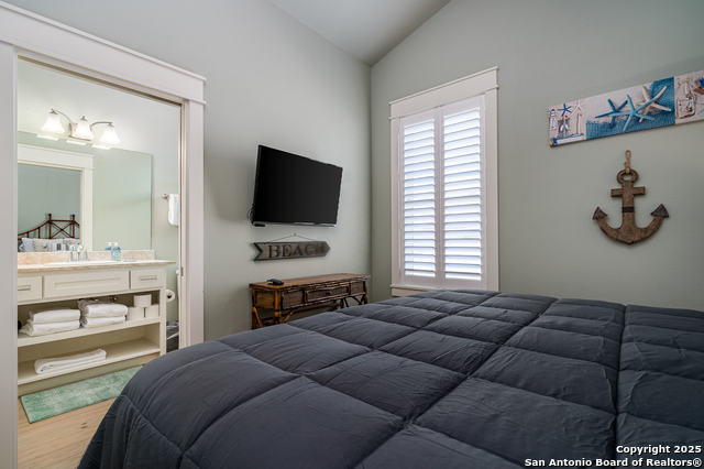 Image 27 of 27 For 2821 11th 102